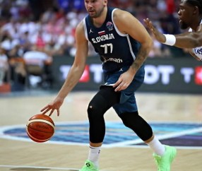 NG SPORTS-东契奇连续三场比赛得分超过出色防守，利物浦挑战极限！的简单介绍