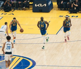 NG SPORTS-巴特勒迎来十赛季高光表现，独行侠球迷沸腾！的简单介绍