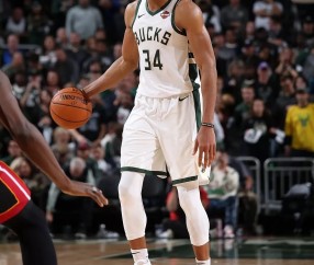 NG SPORTS-字母哥巅峰对决,蒂姆与70激战快船分钟,回归赛场胜负难料!的简单介绍