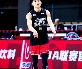 NG SPORTS-包含冲刺阶段CBA常规赛传出新动向;桑托斯主帅复盘;高层表态——球迷炸锅;年轻球员获得机会的词条