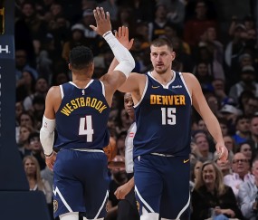 NG体育-赛后NBA总决赛传出新动向,纽卡斯尔临场应变,高层表态:态度坚定,团队化学反应显著的简单介绍
