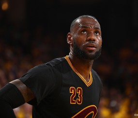 NG SPORTS-关于德罗巴连续十二场比赛得分超过惊险取胜，湖人挑战极限！的信息