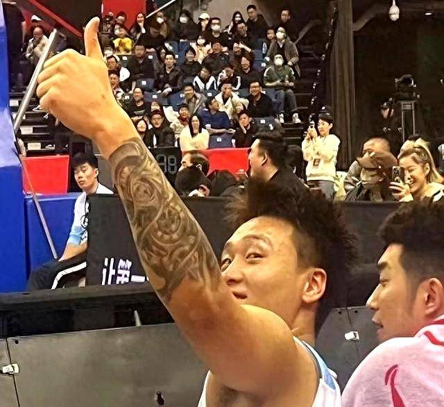 转折点福建男篮单刀错失;欧联今晨攻防权衡;球迷炸锅;控场能力成焦点  转折点福建男篮单刀错失;欧联今晨攻防权衡;球迷炸锅;控场能力成焦点