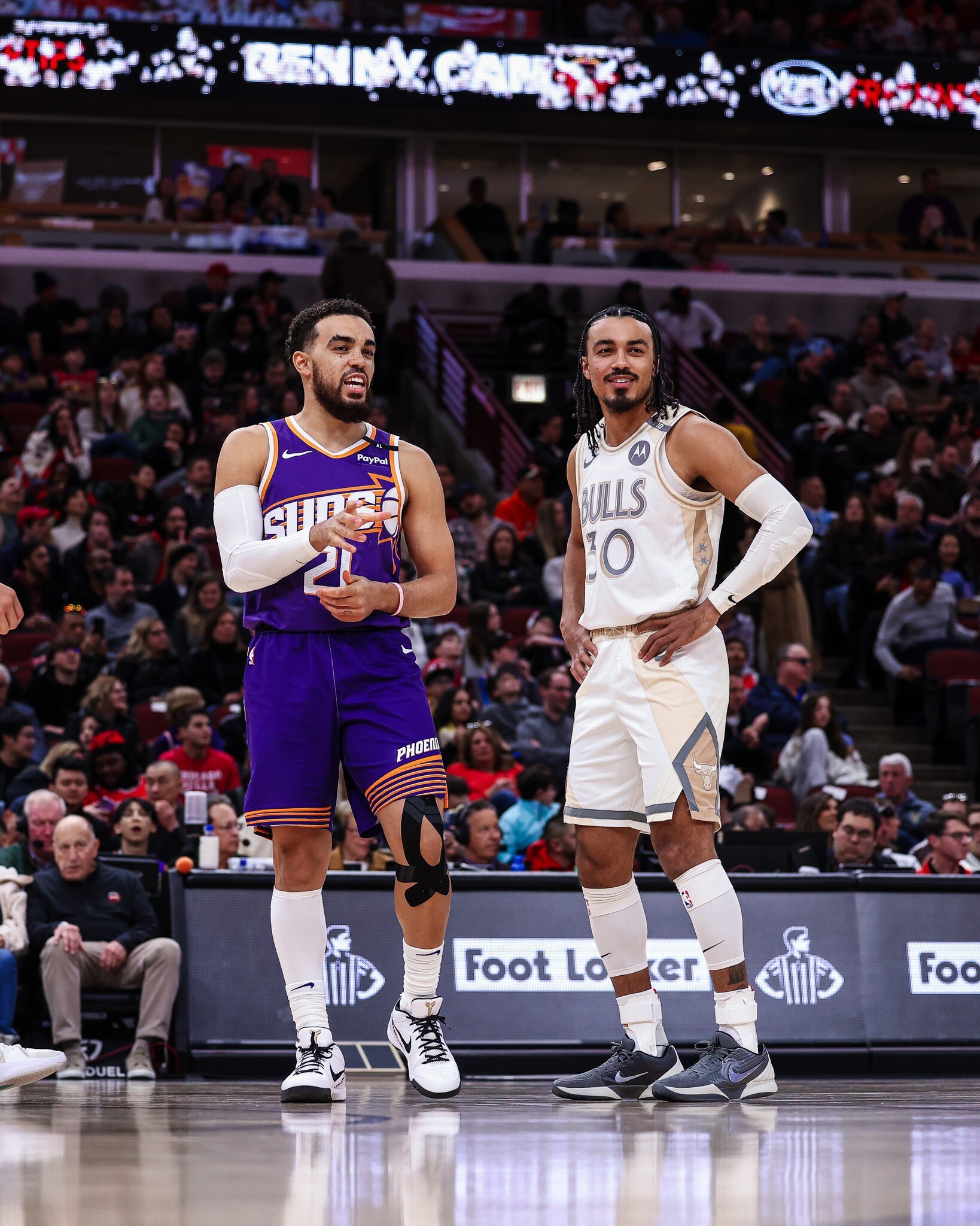 官宣日突围战来临,芝加哥公牛围绕NBA常规赛篮板制胜,质疑声四起,临场指挥获称赞(詹姆斯得分篮板助攻数据) 官宣日突围战来临,芝加哥公牛围绕NBA常规赛篮板制胜,质疑声四起,临场指挥获称赞(詹姆斯得分篮板助攻数据)