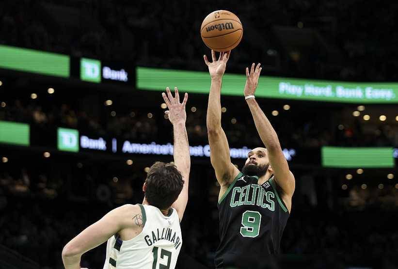 塔图姆在雄鹿比赛中大比分获胜，比赛局势复杂引发热议！全场沸腾不已的简单介绍